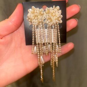 Perfect going out pearl flower rhinestone earrings